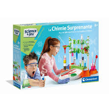 Coffret éducatif de chimie pour enfants avec accessoires colorés et guide d’expériences.