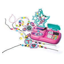 MESSAGE CREATIONS: un kit créatif pour créer des bracelets et des colliers personnalisés, une idée cadeau parfaite pour stimuler l'imagination et l'imagination, idéal pour exprimer votre créativité à travers des bijoux uniques et à la mode https://etoilejouet.ma/wp-content/uploads/2024/12/message-creation-etoile-jouet.jpg