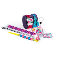 Caractéristiques principales : Montres personnalisables : comprend des modules et des bracelets colorés pour des conceptions de montres entièrement personnalisées. Inspiré de la vraie mode : conçu d'après les montres pour adultes pour encourager l'imitation ludique et la découverte du style. Assemblage facile : les enfants peuvent suivre des instructions simples pour créer des combinaisons infinies de cadrans et de bracelets de montre. Jeu créatif : améliore la motricité fine et permet aux enfants d'explorer leur sens de la mode individuel. Détails du produit: Marque : Clementoni Modèle : Montre Crazy Chic Stylish Type : Ensemble de fabrication de bijoux de montre Matériau : plastique Âge recommandé : 7 ans et plus Mode de fonctionnement : Manuel Dimensions du produit : 28,5 x 6 x 22,5 cm Poids de l'article : 210 g Numéro de modèle de l'article : 18635 https://etoilejouet.ma/wp-content/uploads/2024/12/stylish-watch-clementoni-etoile-jouet.jpg