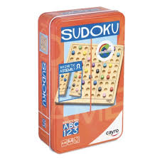 Jeu Cayro Sudoku, jeu de logique avec grille et pièces numérotées, développe la concentration et le raisonnement.