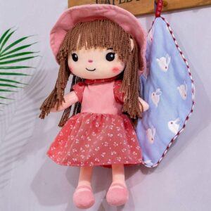 Poupée de chiffon fille en tissu doux avec robe colorée et cheveux en laine, idéale pour enfant.