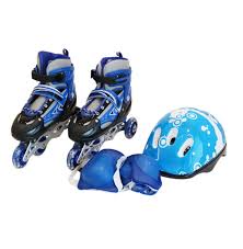 Rollers pour enfants avec casque et protections, kit complet pour apprendre à patiner en toute sécurité.