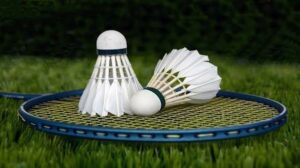 Set de badminton avec raquettes et volants pour jeux et activités sportives en extérieur
