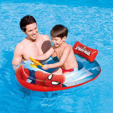 Bateau gonflable Bestway Spider-Man pour enfant utilisé à la piscine ou à la plage.